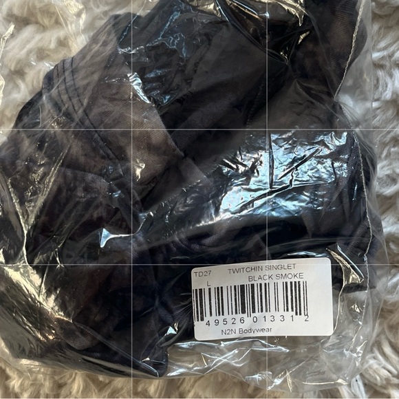 N2N Twitchin Singlet - Picture 10 of 10